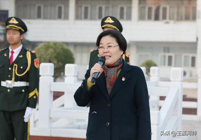 河南商丘市牛超，从老师逆袭为重点高中校长，和蔼可亲人称牛妈妈