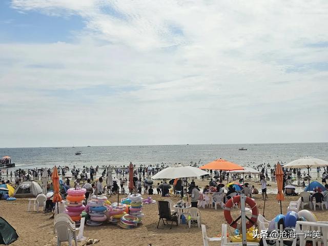 什么是人山人海，大海边日照黄金海岸，生意火爆程度可窥一般