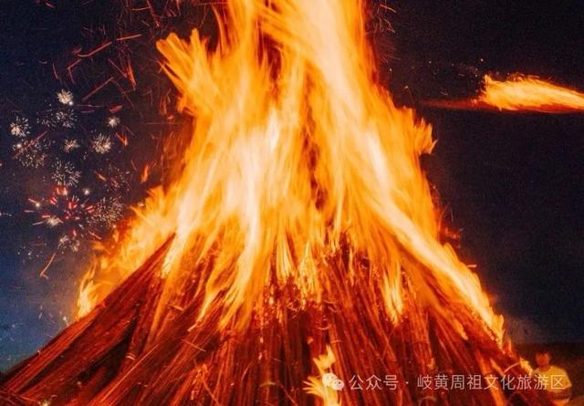 别等了！免费篝火派对空降岐伯广场，8 月 6 日- 7 日燃爆夜空