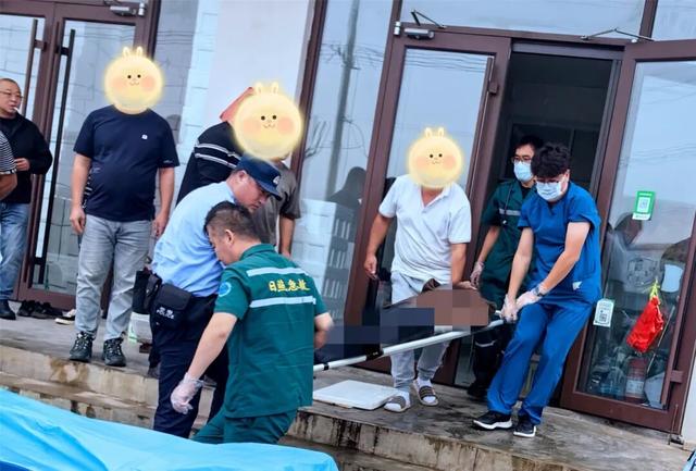 山东一男子严重醉酒被紧急送医