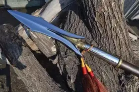 古代最霸气的十大兵器：800斤的擂鼓瓮金锤上榜，谁是兵器之首图片