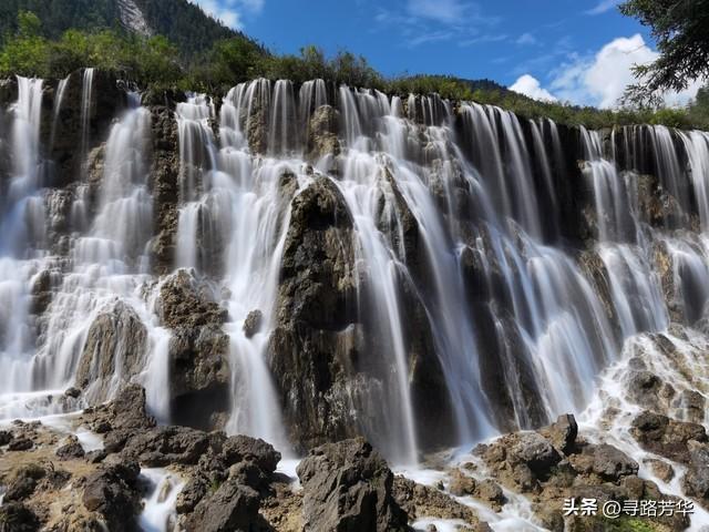 忆起诺日朗瀑布前的那个少年