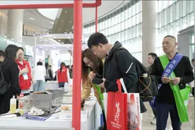 2024第十二届中国食材电商节在汉举办，商家：在家就可吃到老字号招牌菜图片