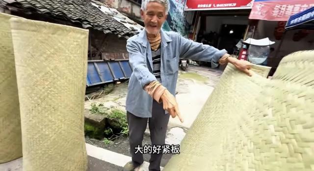 四川山村小镇赶场的真实景象，70后看了是什么感觉？