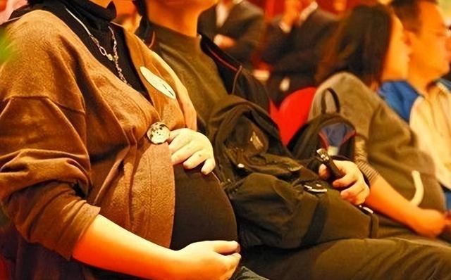 我国出生率“有救了”？影响生育的三座“大山”，或将被推翻