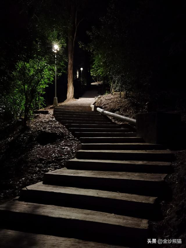 夜宿新会 登象山 抵广东大泽 10元双人早餐 双龙连续第三年千里骑行20