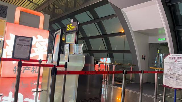 爱的奔赴—等你从友谊关走来​