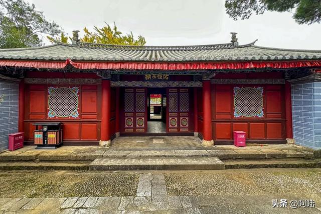 探访丽江现存最古老的庙宇，了解到纳西人心目中的保护神——三多