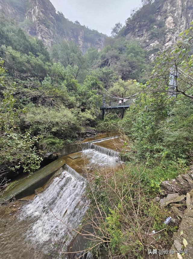 始祖山黑龙潭，松涛阵阵，飞泉流瀑，响声震天，国庆假期好去处！