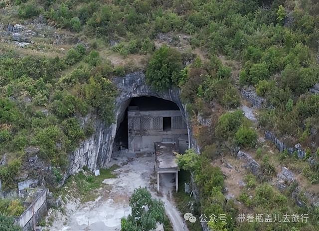 贵州大山里神秘军工厂，180米天然溶洞里为战机造零件，太震撼