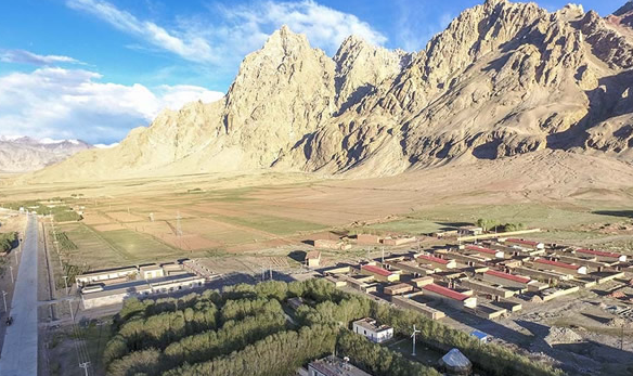 中阿边境村，镇守4000米瓦罕走廊入口，村中小卖部日营业额达千元