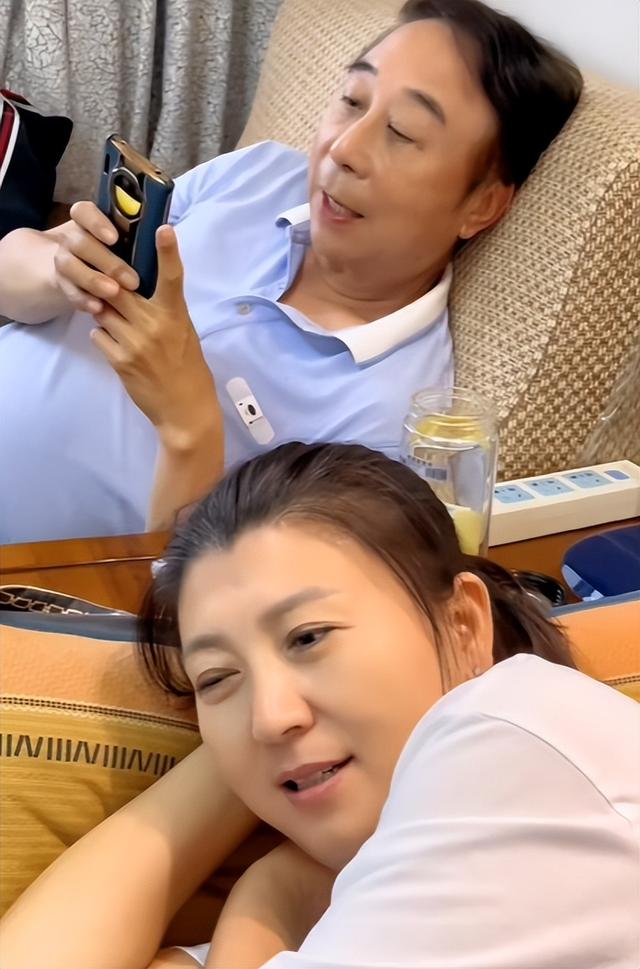 麻烦大了！闫学晶道歉仅1天，2个细节暴露野心，这次赵本山也遭殃