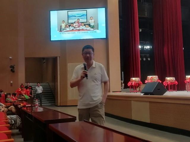 走进校园收获多·旅游文化展风采