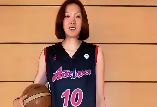 休想再回国！中国体坛三大叛徒，夺冠后不承认是国人，现世报来了