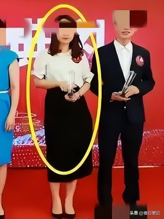 妻子出轨男健身教练：正脸被扒，抓奸画面炸裂，难怪丈夫鱼死网破