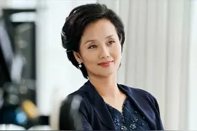 她“嫁豪门，儿女双全！”一切都是假？58岁的李颖图片