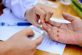 糖尿病人应该多久测一次血糖？忠告：在家测血糖，4个误区不能犯图片