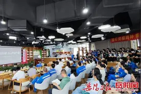 分享“成长记” 共上“励志课” 点赞这场劳模与青春的“匠心对话”图片