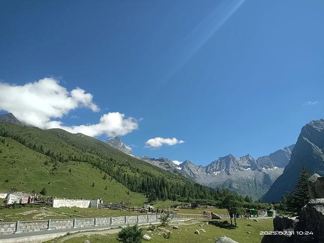 游四姑娘山，再到中路藏族