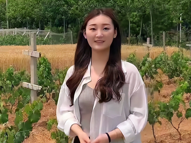 大衣哥做梦都没想到，离婚四年后，前儿媳陈亚男还是不愿放过自己