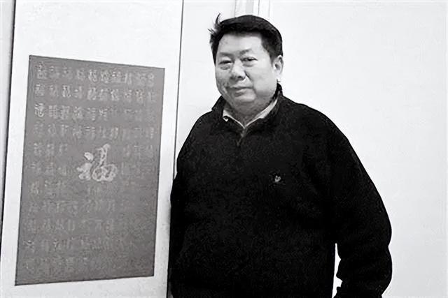 2007年，一台湾商人来到沈阳大帅府，对售票员说：我就不买票了吧