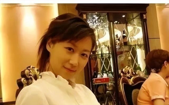 安徽主持魏笑，16号领证，17号去世，丈夫守灵3天，父母一夜白头