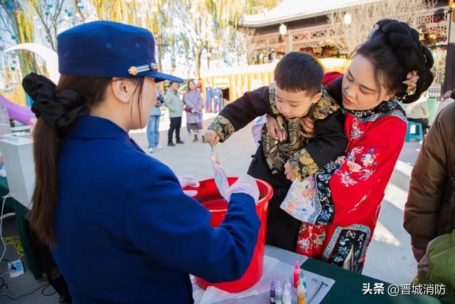 消防宣传月 | 铁花映蓝焰·古巷守平安！这场沉浸式宣传太圈粉～