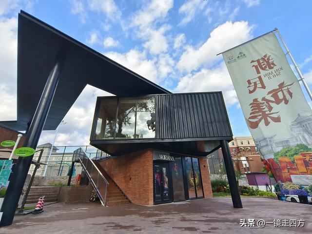 周末16点，长春新民大街又准时变身步行街，市集和舞台开放