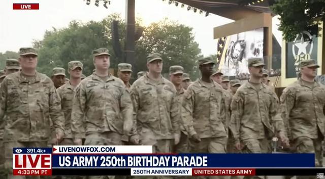 9.3阅兵让特朗普眼红，生日阅兵太糟糕，下令让美军安排海上阅兵
