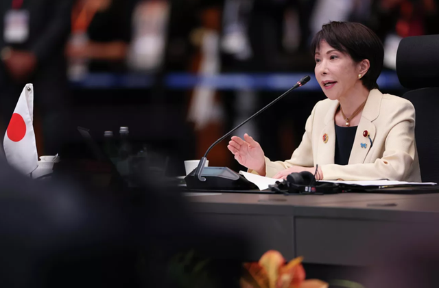 高市不仅不道歉，反把球踢给中国，甩出两个选择，解放军反制就绪