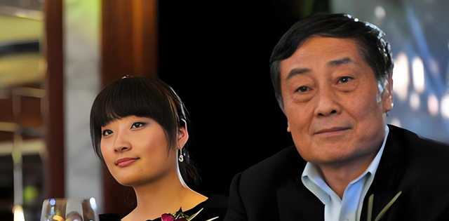 直到看清宗庆后去世后，儿女们处境堪忧，才明白杨少华有多聪明