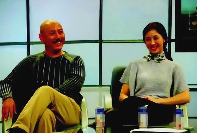 离婚18年才发现，身价上亿住四合院的李成儒，真的配不上史依弘