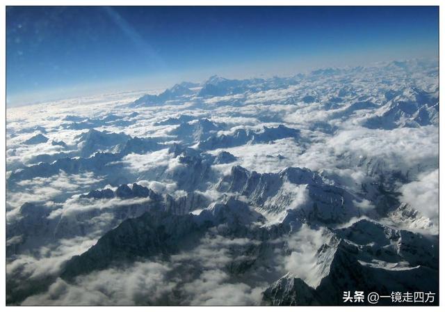 雪峰、云海、田陌 — 西藏林芝至成都空中俯瞰