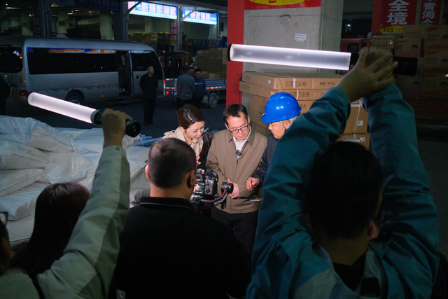 临沂要上央视啦！《与经济学家去旅行》节目近日来到了临沂取景拍摄