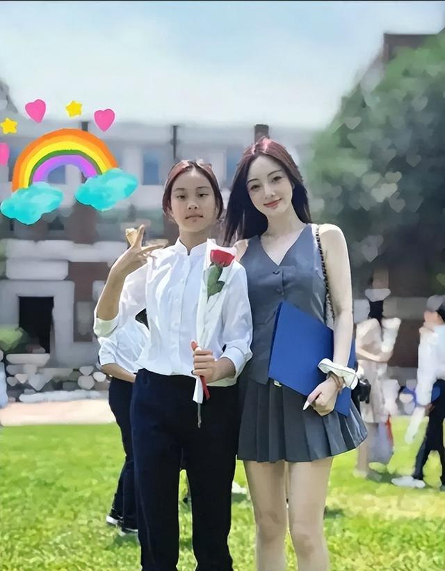 李小璐也没想到，自己辛苦养大的女儿甜馨，竟给贾乃亮做了"嫁衣"