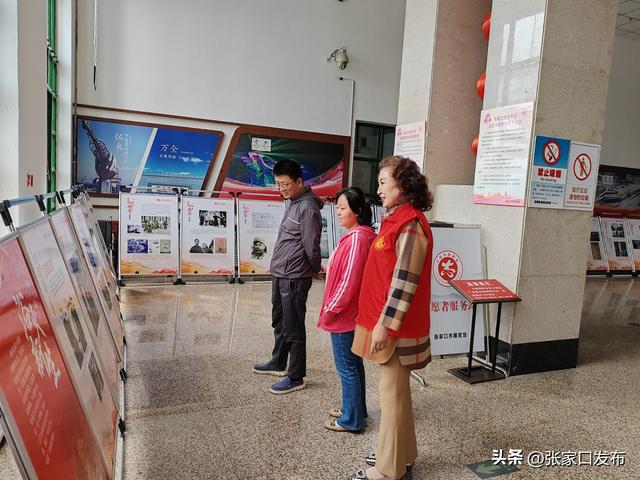 张家口：“红马甲”擦亮“文化窗口”