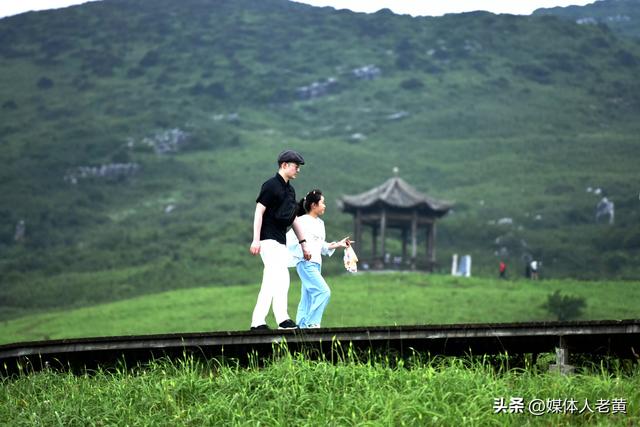 六盘水“贵州屋脊”韭菜坪清凉气候吸引各地游客赏景避暑游
