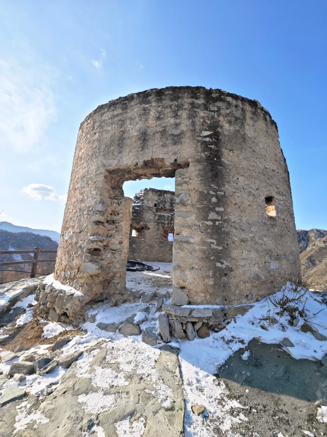 京郊徒步好去处，1.5h登顶看山水看火车，全程免费！