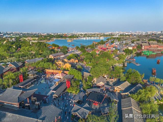 佳节又重阳，汴菊遍地香，赏菊花，还得到汴梁，大宋堂皇