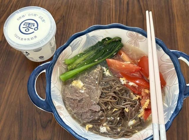 从152斤到96斤，发现一个掉秤很快的方法：早上高碳，晚上低碳！