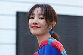 白百何现身街边面馆，病情严重用餐前需先服药， 吃10元面条太节俭图片