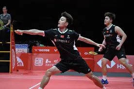 世界羽联总决赛-梁伟铿/王昶浪费四局点 0-2不敌韩国组合获亚军图片