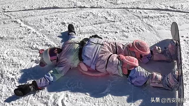 全红婵发滑雪视频，11秒里一跤接着一跤；网友：又心疼又好笑