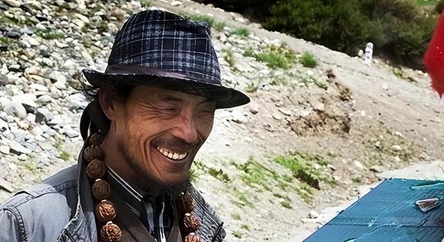 24岁宁波小伙徒步旅行，35年走了30万公里，最终于他乡结束一生！