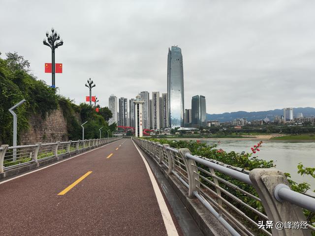 爬宜宾白塔山，东山之巅俯瞰三江美景，古城墙曾留下抗蒙故事