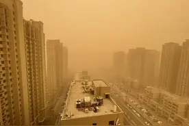 注意！新疆沙尘暴预警升级，能见度不足500米，这些地方还有暴雨图片