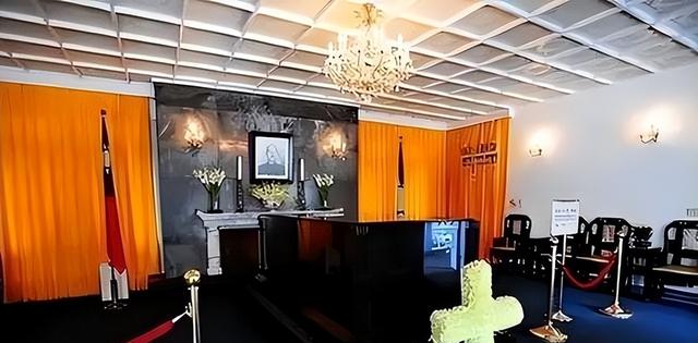 蒋介石棺椁38年未开启，守灵人晚年吐真言：里面早已腐烂不堪