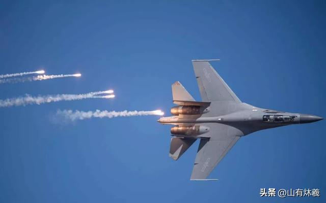美国就算一动不动，中国20年也追不上？九三阅兵后，局势已被改写