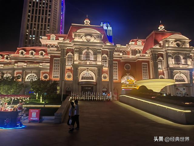 夜幕下的海河