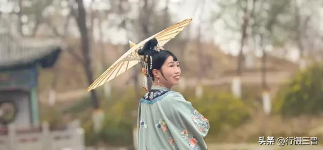 汉服古韵迎佳节 别样三八绽芳华——万荣李家大院妇女节人气火爆